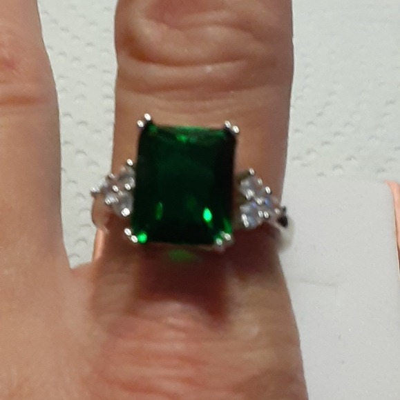 925 Silver emerald ring size 6, brand new - Picture 7 of 7